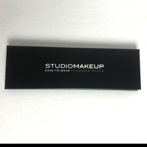 Studio Makeup pallet